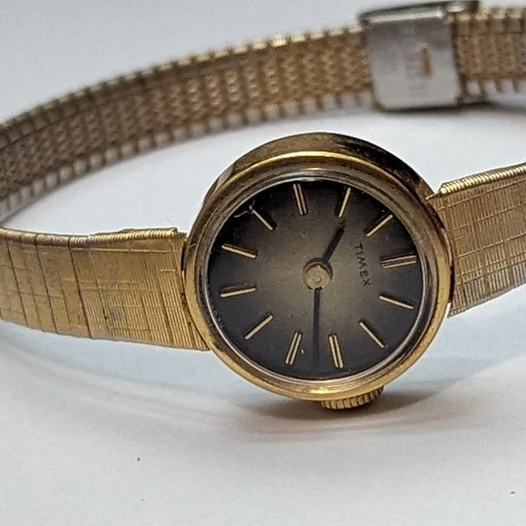 Retro Wind up Mechanical Timex Bracelet Wrist Watch Classic and is Working 17 Jw - Picture 5 of 11